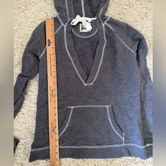 Converse V-Neck Hoodie gray top Women’s size S - Picture 5 of 9